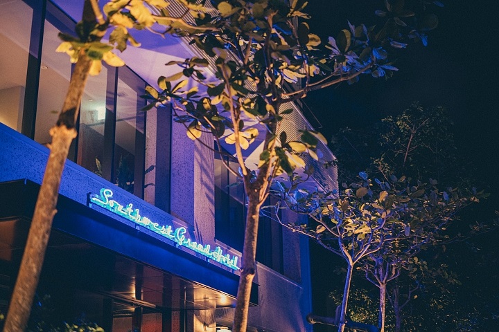 Southwest Grand Hotelのライトアップ