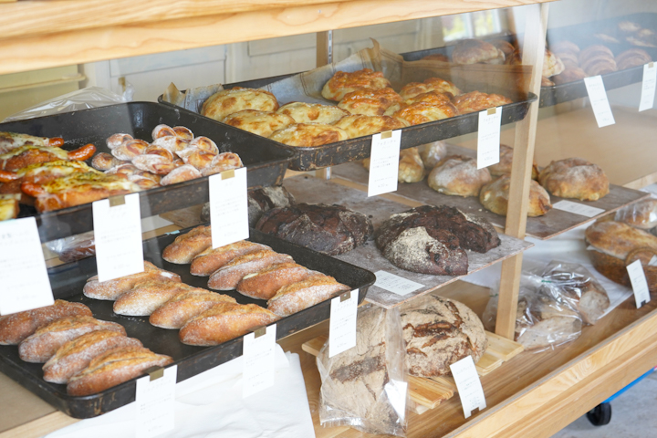 ショーケースのパン