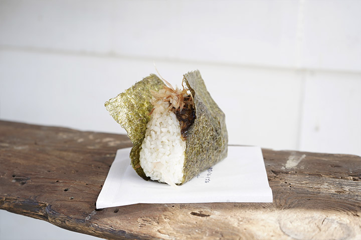 イプルのさし草入りおにぎり