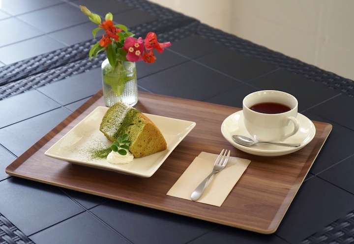 モリンガシフォンケーキとドリンク