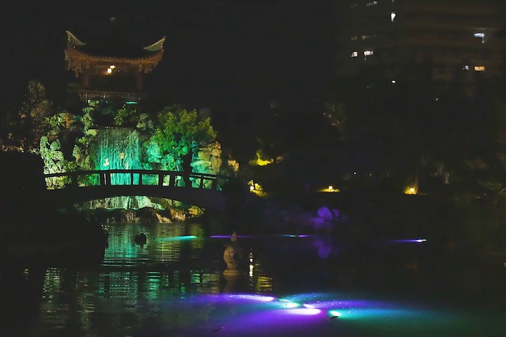 幻想的なライトアップ