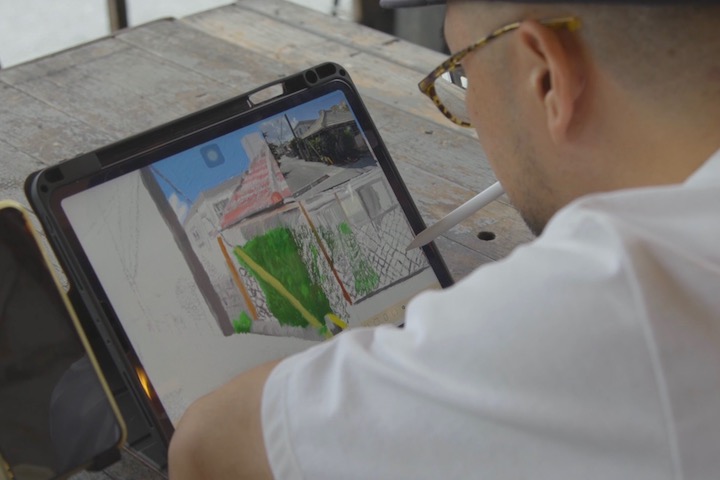 作品制作中の宮城さん