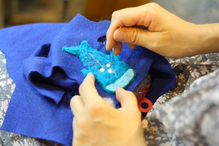 制作中のワッペン