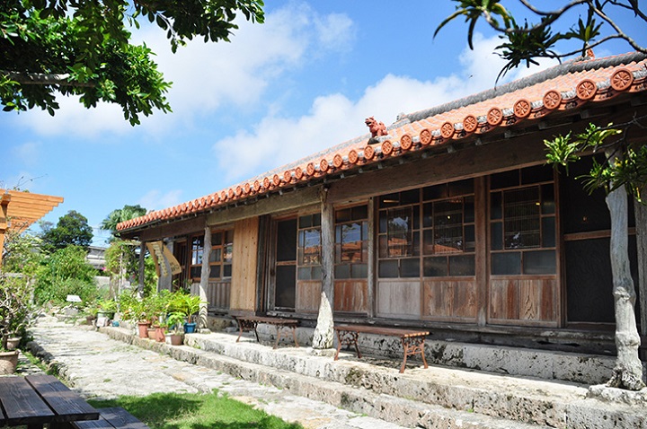 「茶処　真壁ちなー」の外観