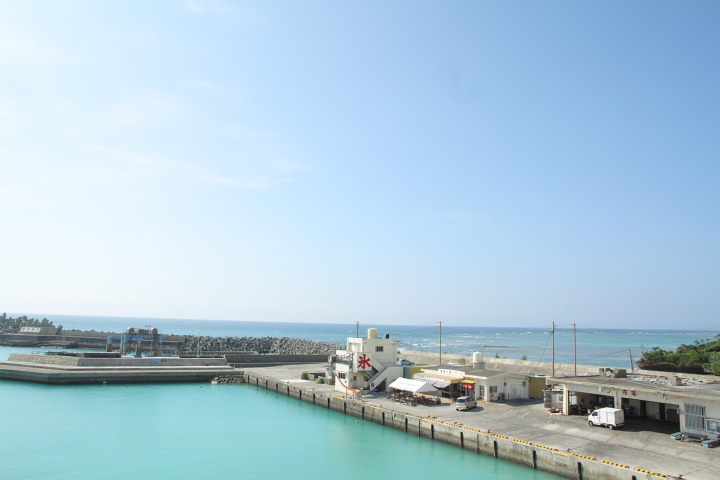 読谷村の都屋漁港