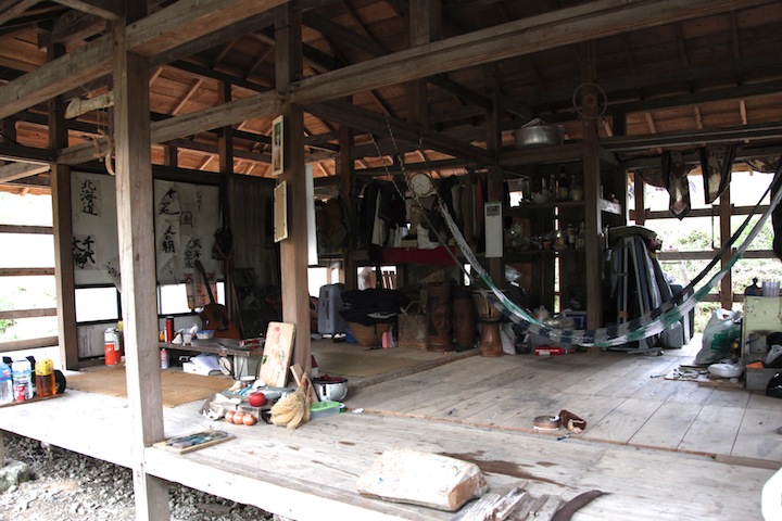 自分たちで木材を切って作り直すことも