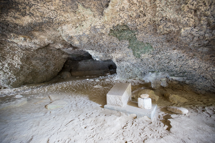 力石（ヒジル石）