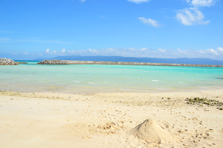 鳩間島（はとまじま）の砂浜