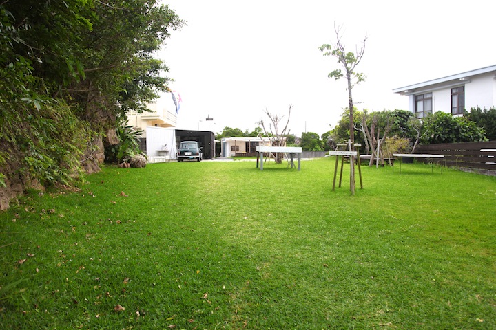 緑が美しい広い敷地