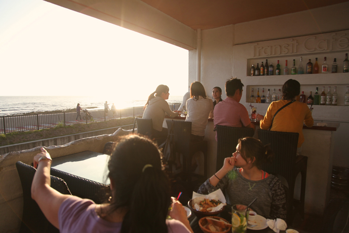 「Transit Cafe（トランジットカフェ）」の店内