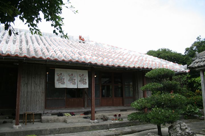 沖縄そばの店　屋宜家