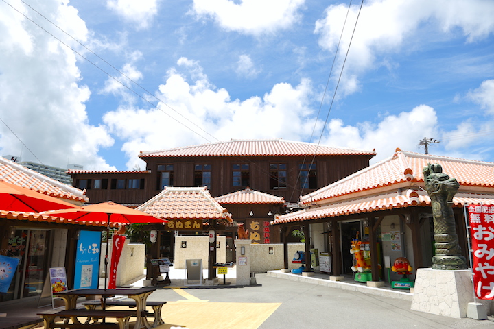 恩納サンセットモール　エントランス