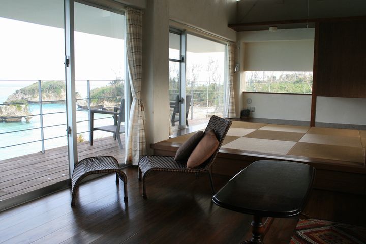 恩納村の海辺の宿あまみくにはファミリーも安心のお部屋があります