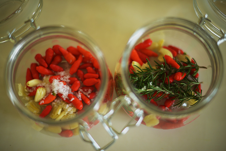 島唐辛子のオイル漬け