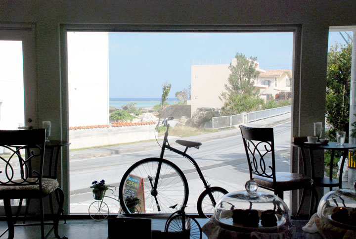 cafe Maeda Breezeの店内