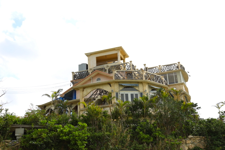 アイスクリンカフェアークの店内