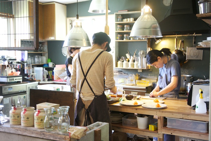 カフェのキッチン