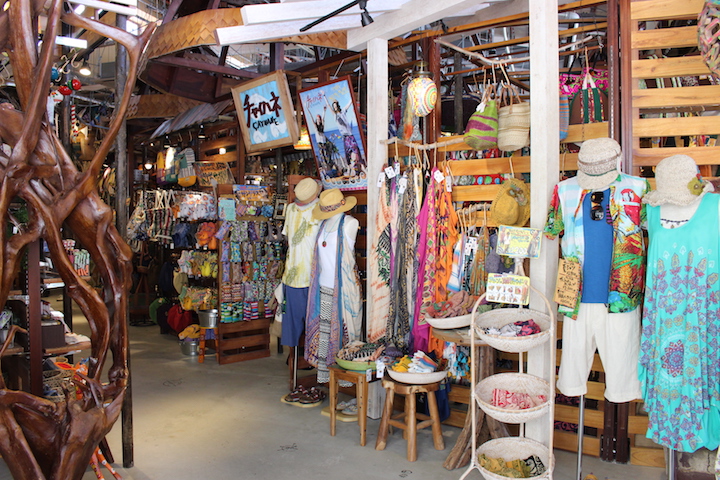 EARTH HAMMOCK CAFÉ　店内