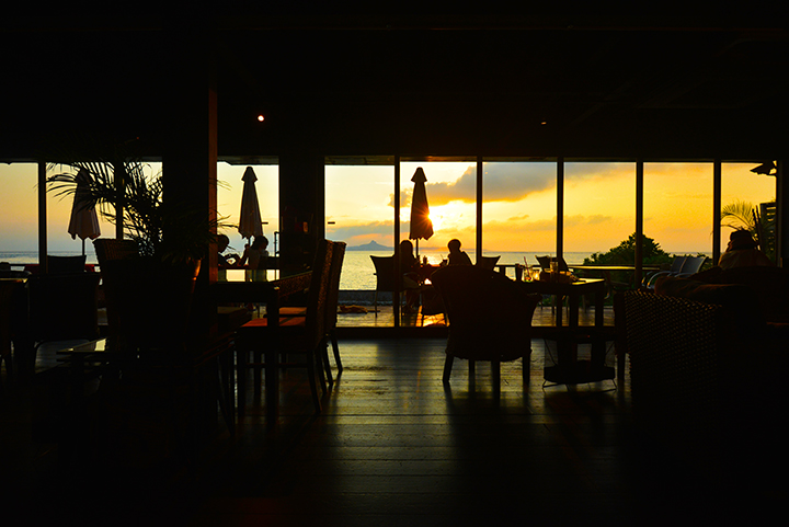 Cafe CAHAYA BULANかの夕日