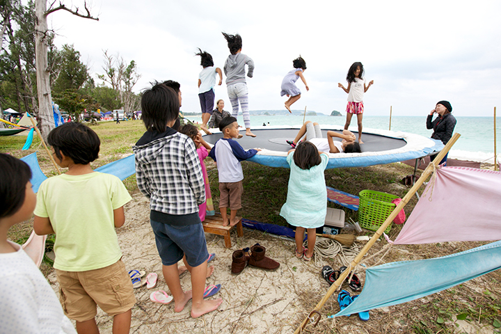 子供用のトランポリン