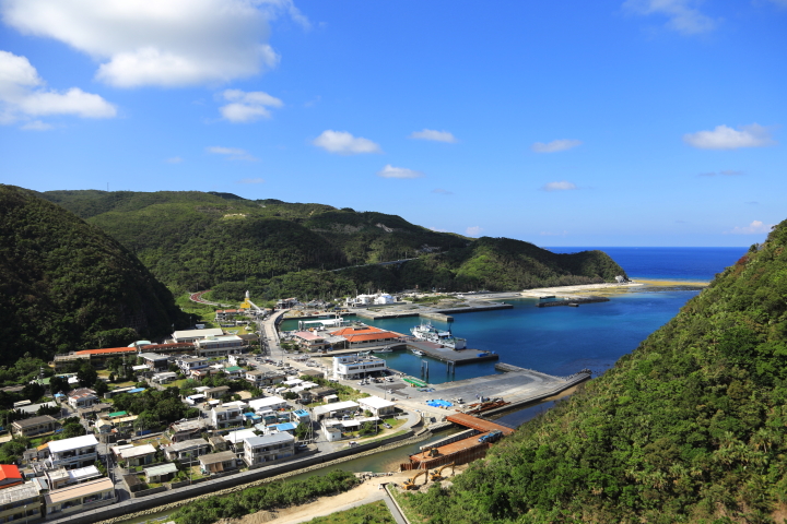 『港の見える丘展望台』からは、集落を俯瞰できます