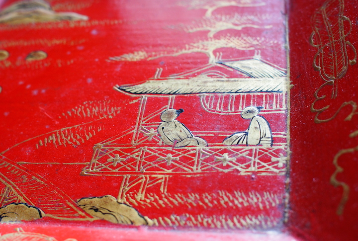 「朱漆箔絵四方盆(しゅうるしはくえよほうぼん)」