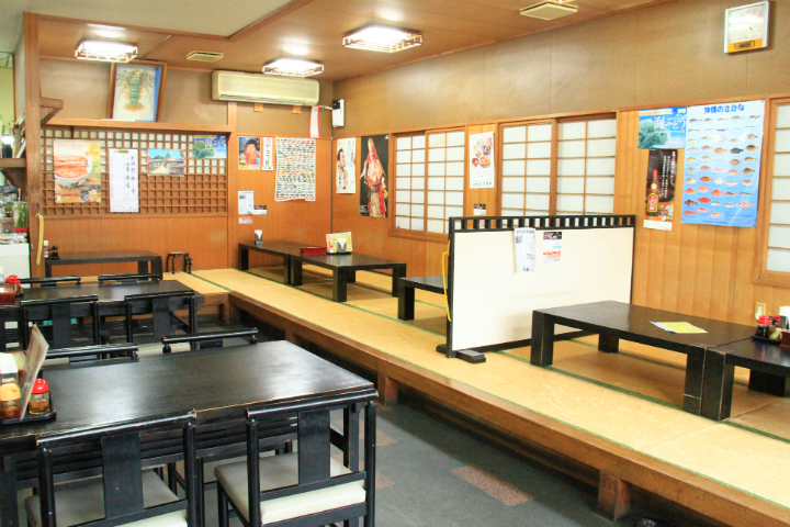 海鮮料理店 島の店内