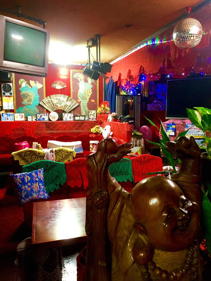 「民宿居酒屋 盆栽村」の店内