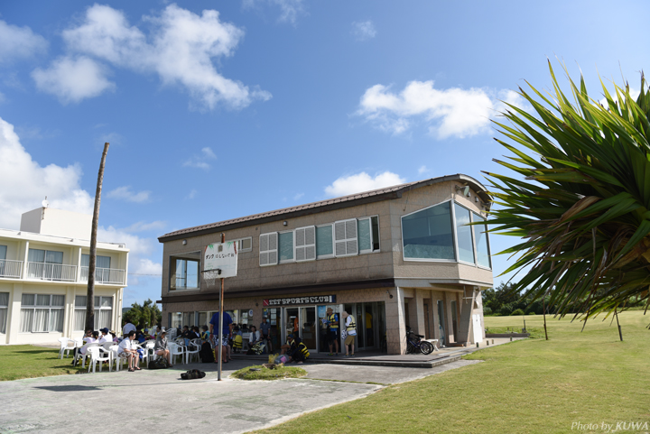 イーフビーチホテル裏手にあるクラブハウス(イーフスポーツクラブ)