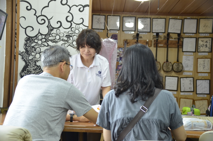 『リーフ INN 国吉』のオーナー、国吉佳奈子（くによし・かなこ）さん