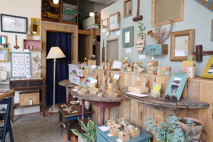 「Toncati（トンカチ）」の店内