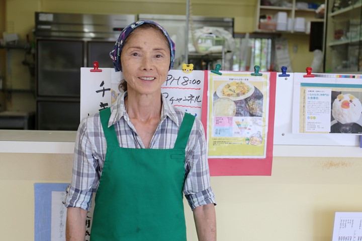 店主の稲嶺 米子(いなみね よねこ)さん