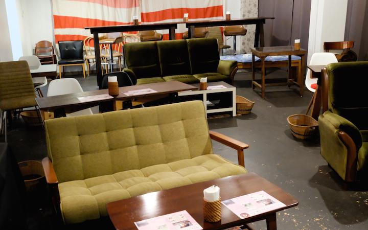 シアタードーナツの店内