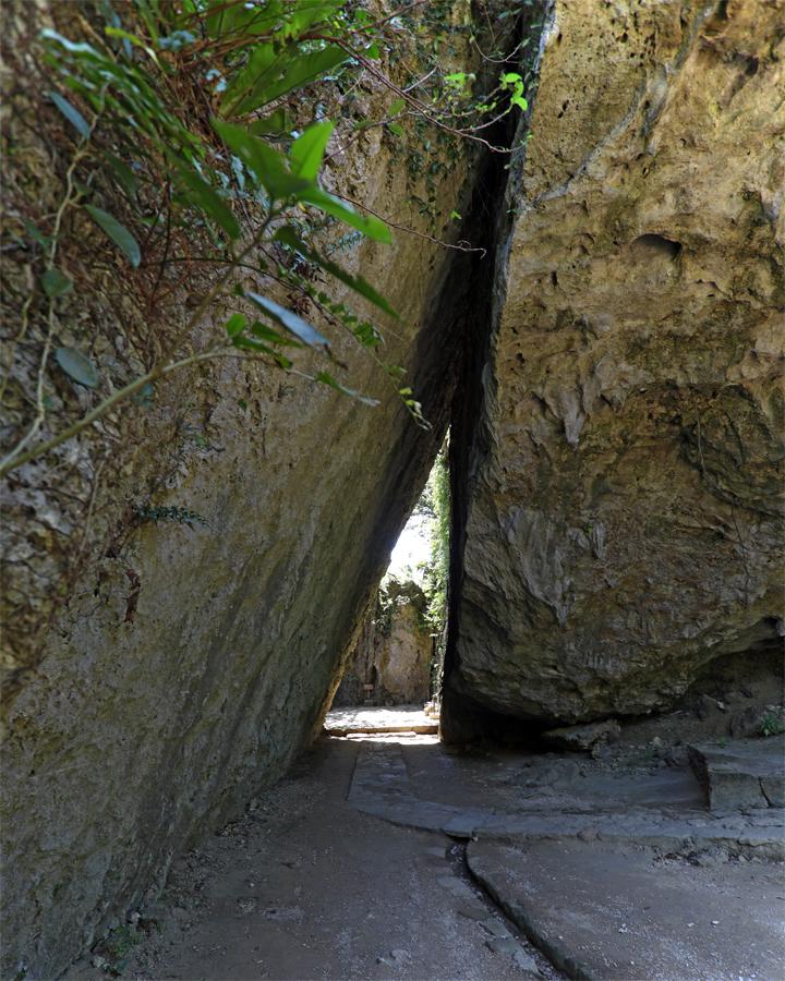 斎場御嶽（せーふぁーうたき）