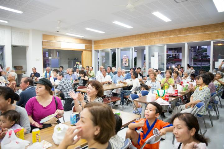 区民の老若男女