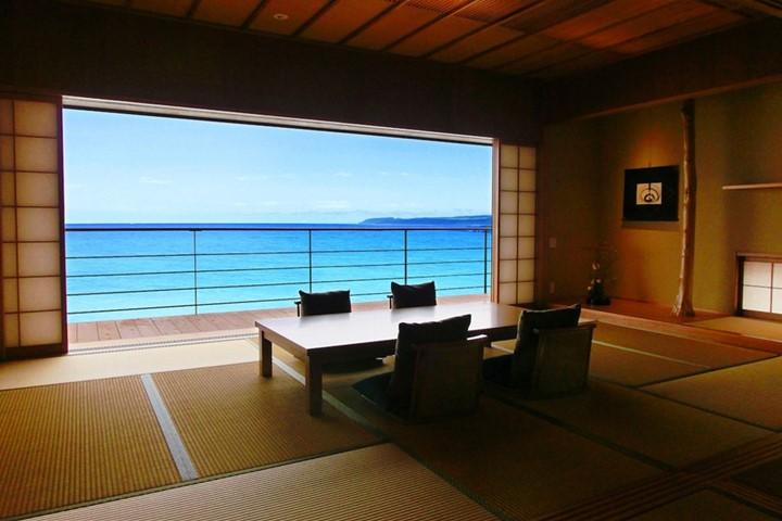 百名伽藍の店内からの眺め