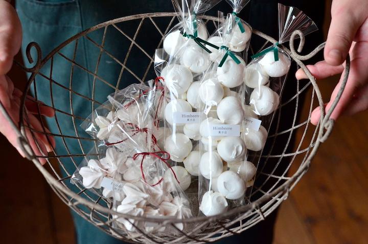 メレンゲの中にチョコクリームが入ったセコア