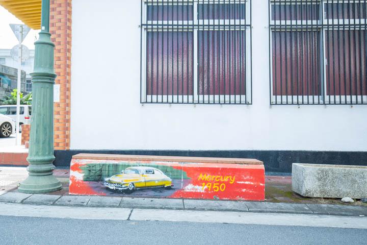 コンクリートの椅子