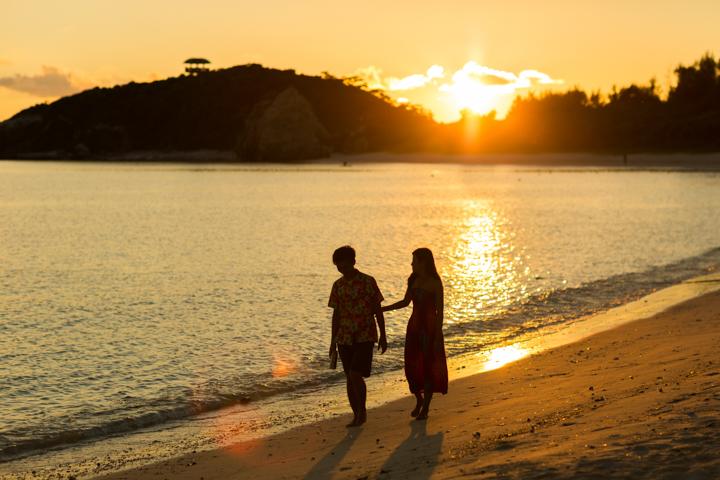 阿波連ビーチでの夕日
