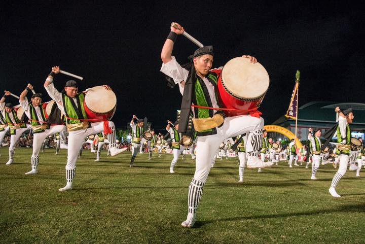 「中の町青年会」のエイサー