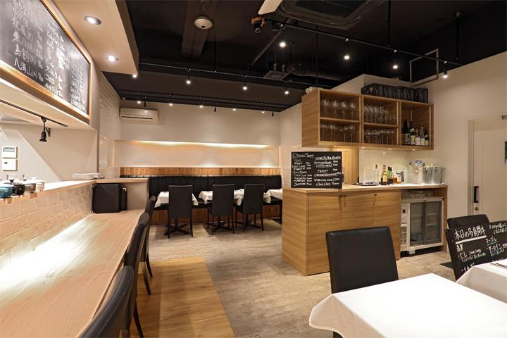 DOUG'S GRILL（ダグズ・グリル）宮古島本店の店内