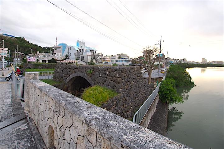 国場(こくば)川に架かる橋