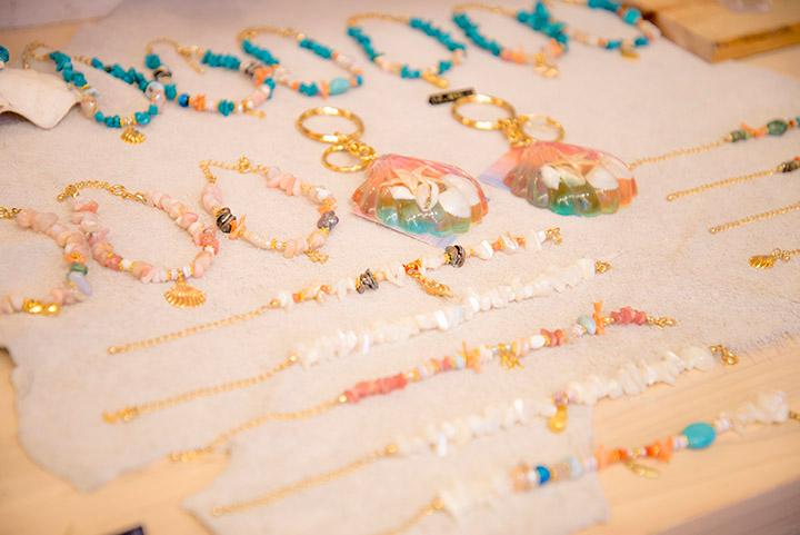 手作りのアクセサリー