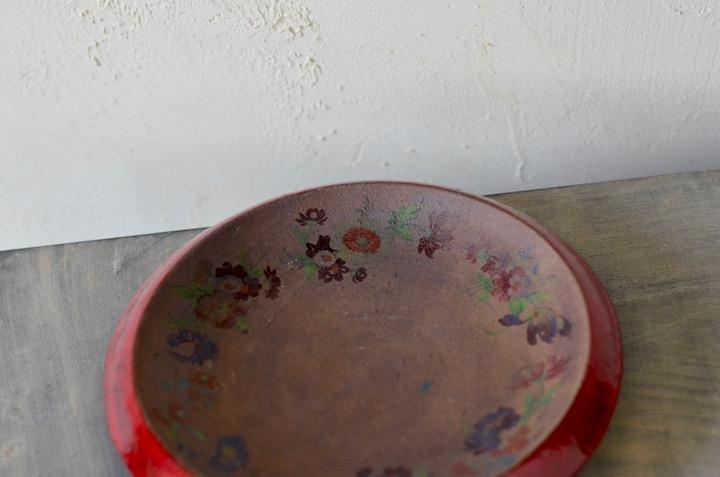 漆器のように見える器