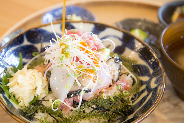 海人のさしみ丼ぶり