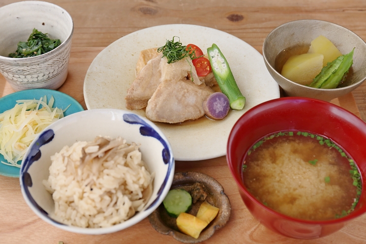 ふくみつの定食