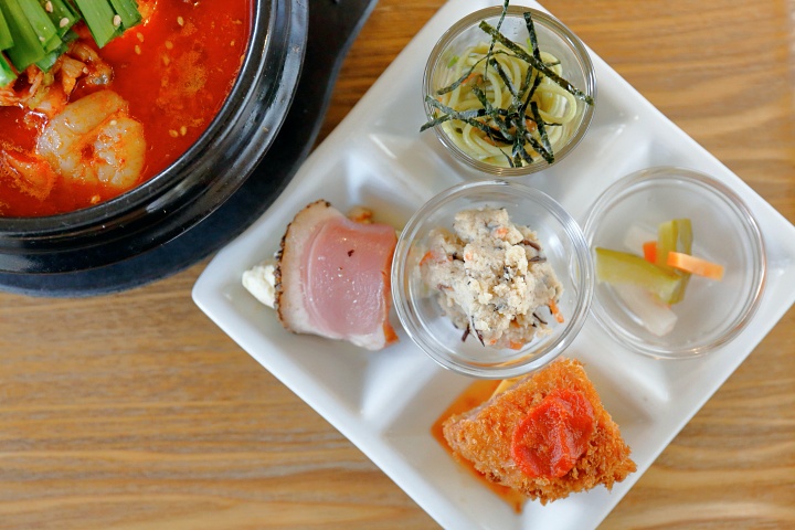 おからイリチー（炒め煮）やおからサラダなどの副菜