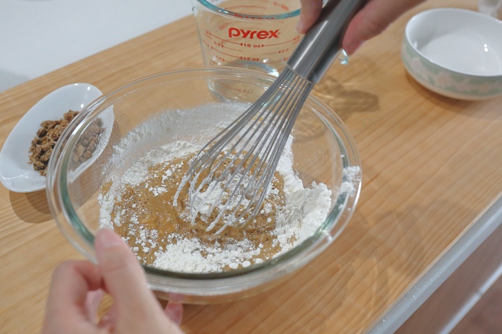 アガラサーの材料を混ぜる