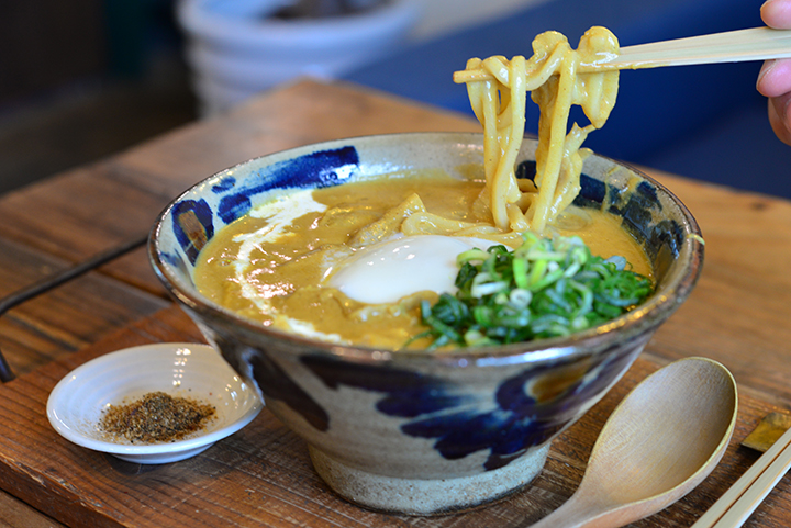 SANS SOUCIカレーうどん