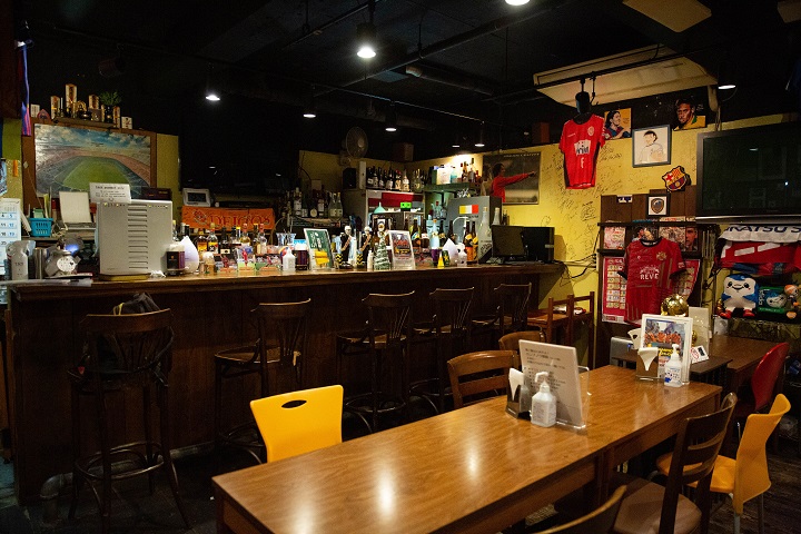 「FOOTBALL CAFE CAMP NOU（フットボールカフェ カンプノウ）」の店内